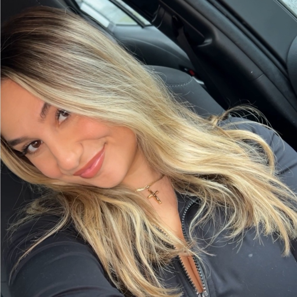 Meet your Posher, Nicole